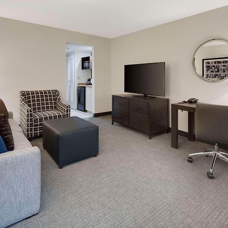Embassy Suites By Hilton Detroit Troy Auburn Hills Bagian luar foto