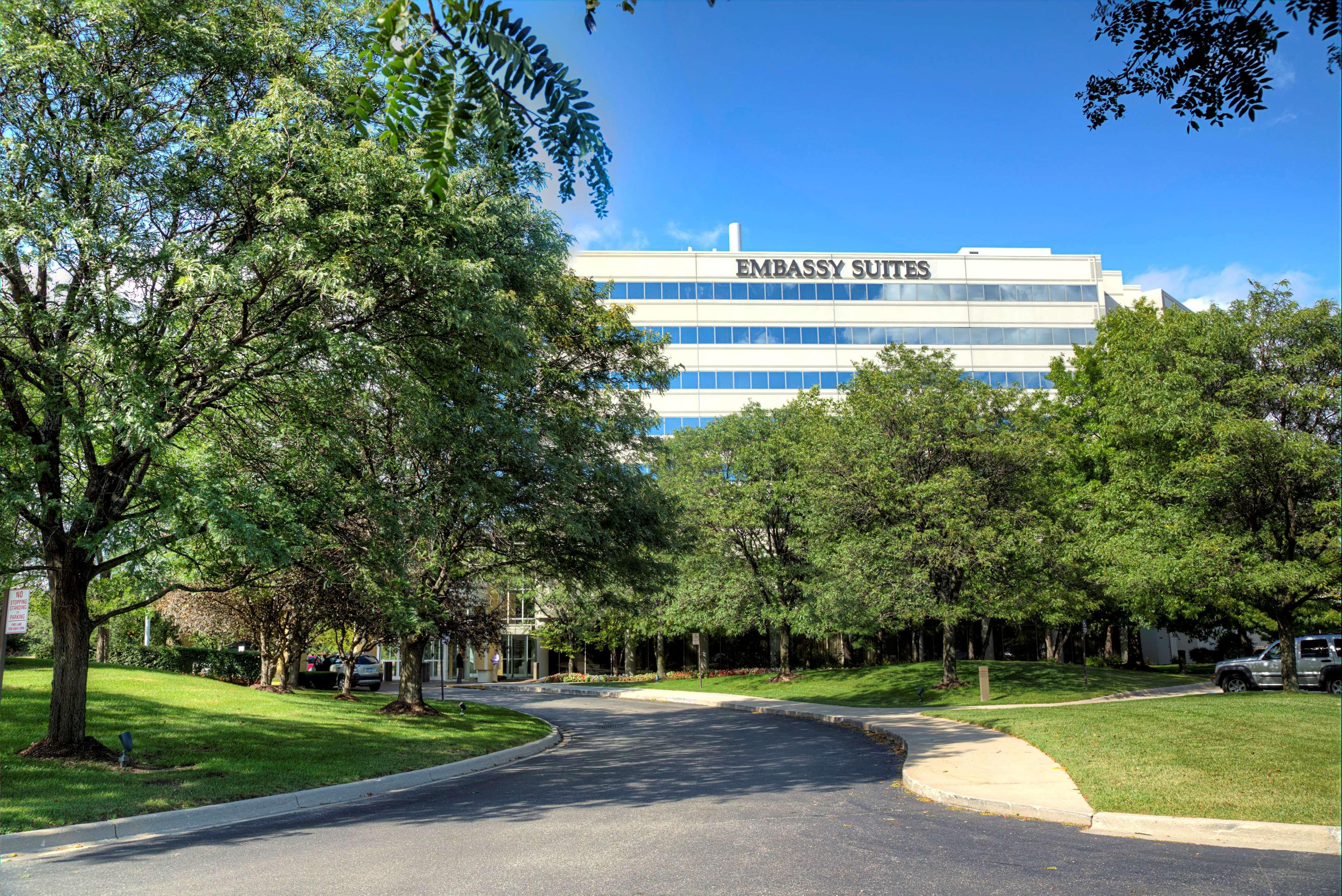 Embassy Suites By Hilton Detroit Troy Auburn Hills Bagian luar foto