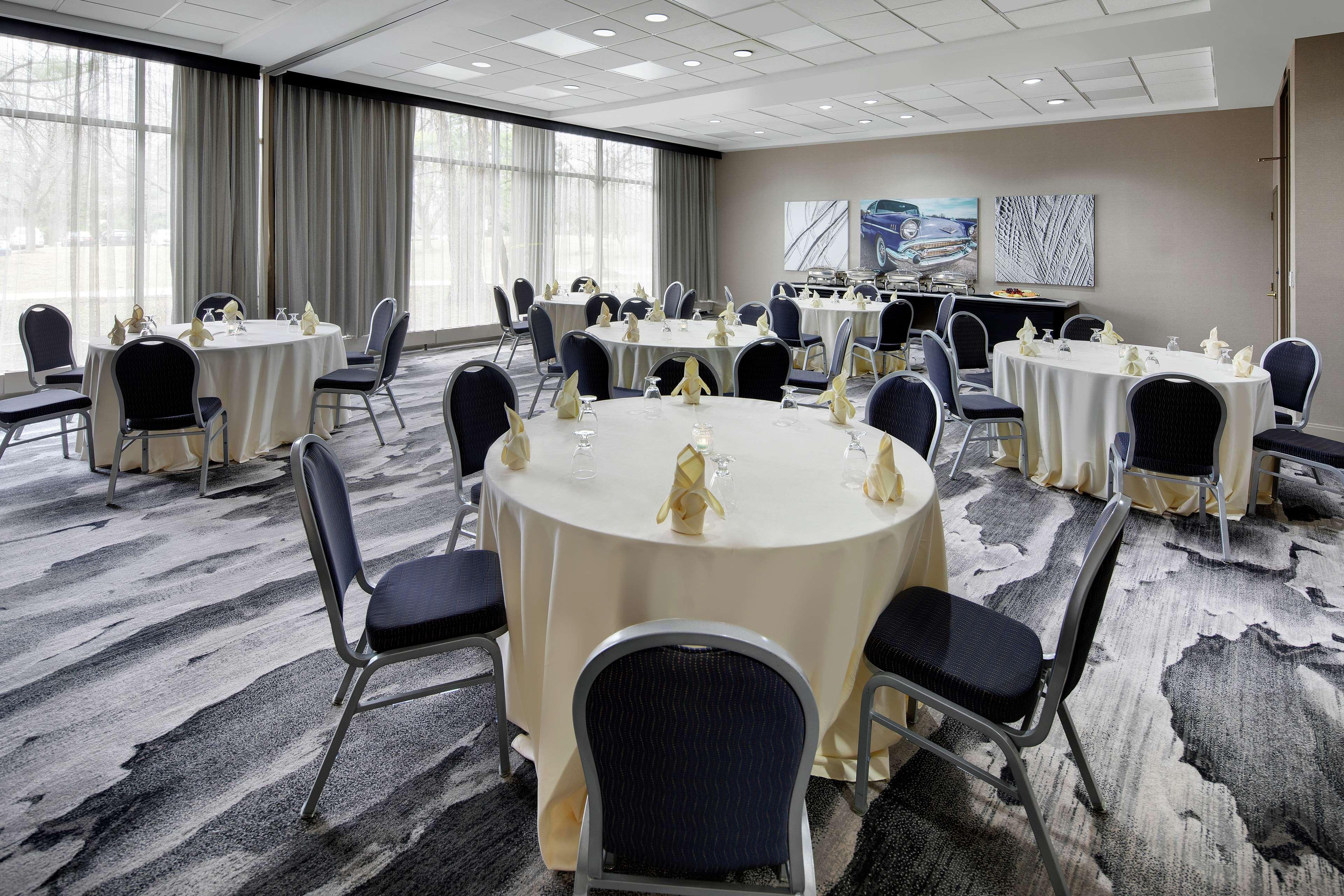 Embassy Suites By Hilton Detroit Troy Auburn Hills Bagian luar foto