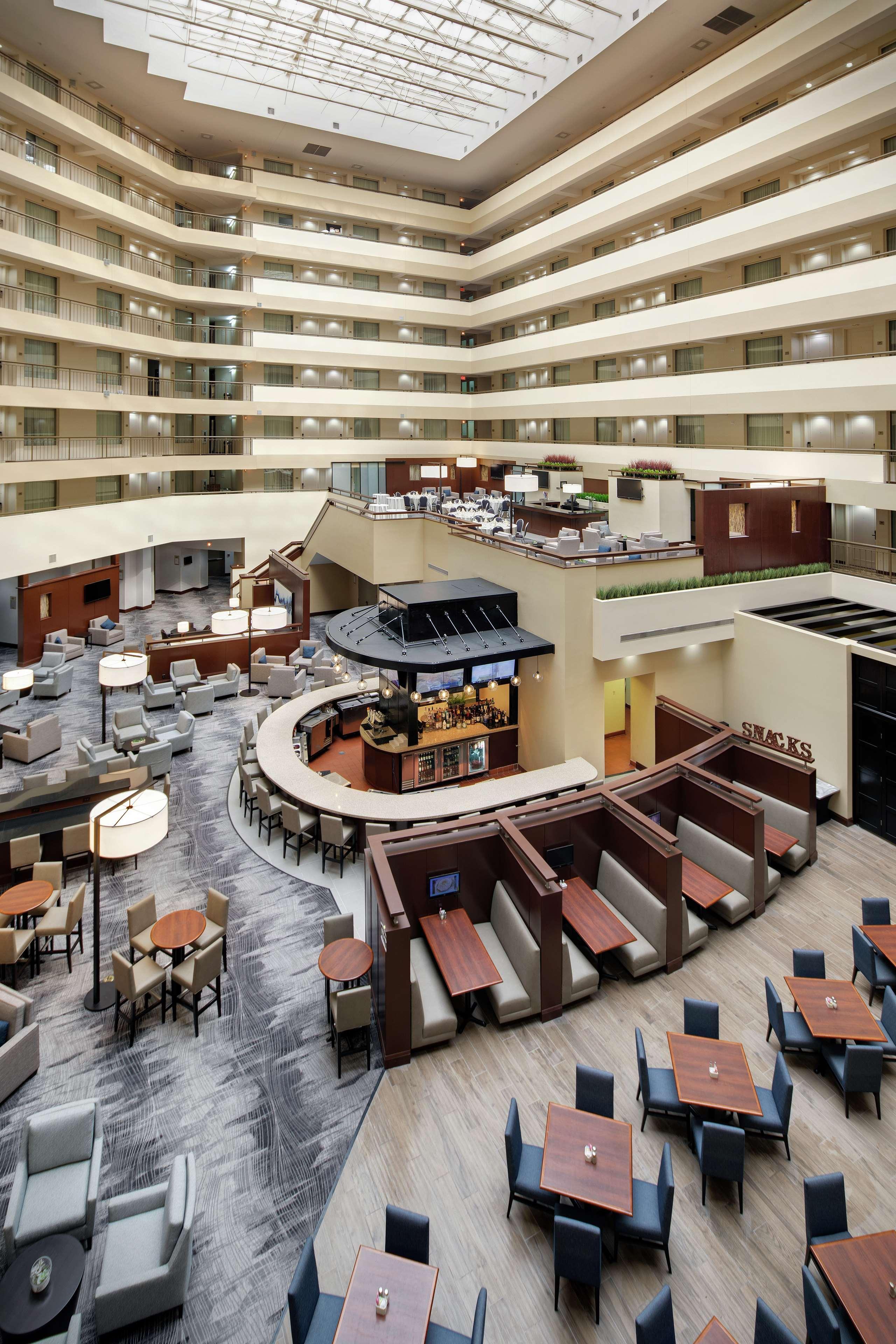 Embassy Suites By Hilton Detroit Troy Auburn Hills Bagian luar foto