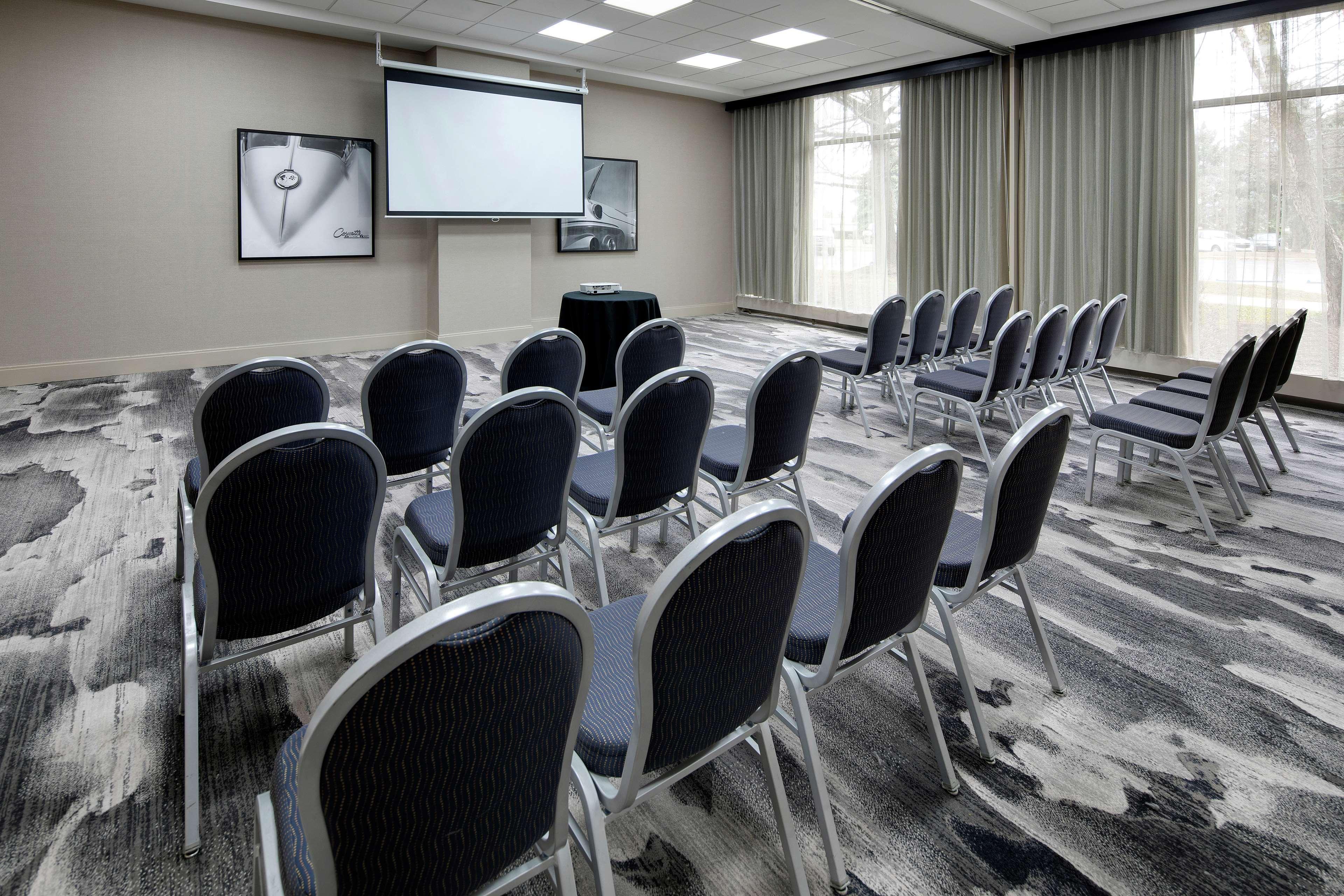 Embassy Suites By Hilton Detroit Troy Auburn Hills Bagian luar foto