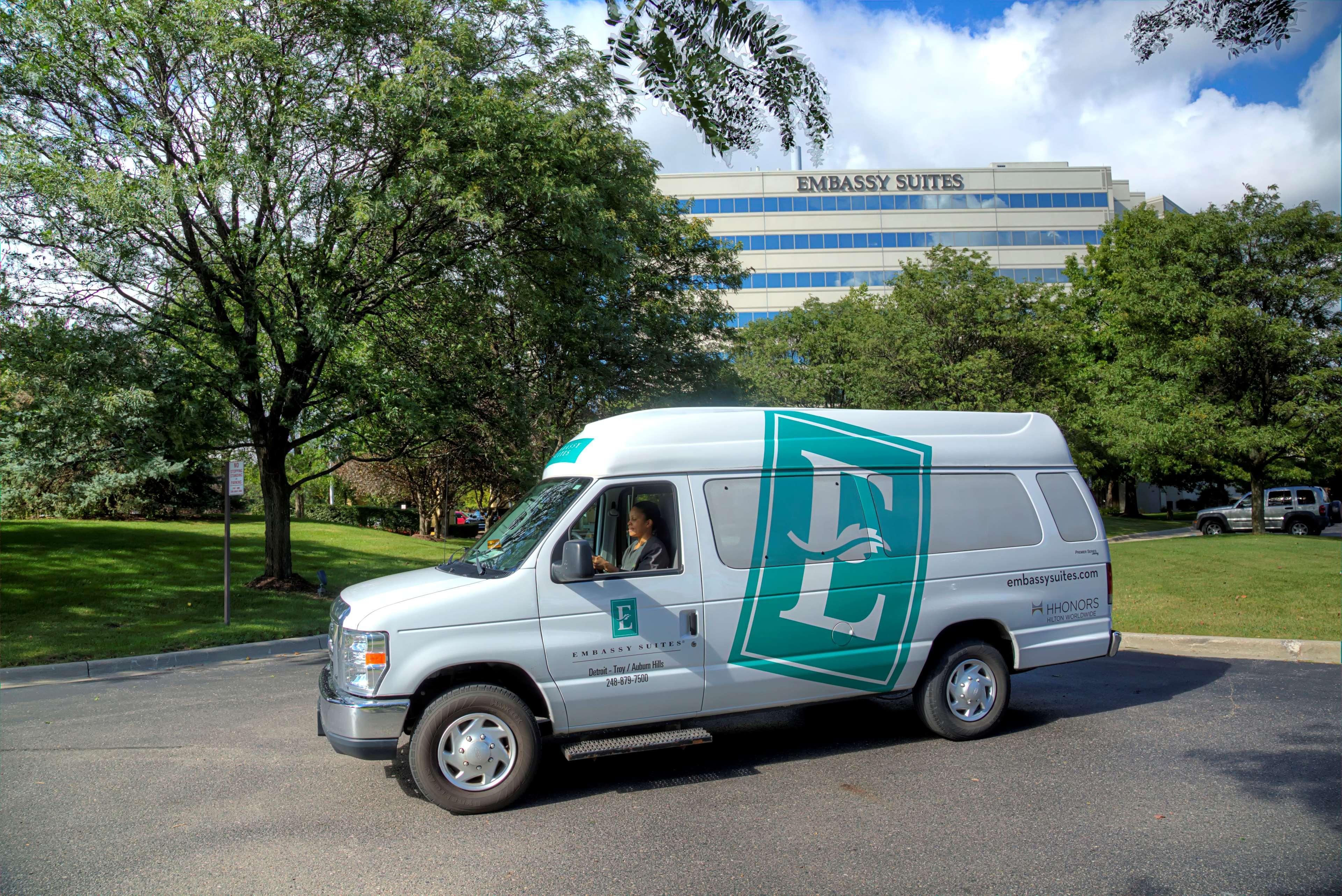 Embassy Suites By Hilton Detroit Troy Auburn Hills Bagian luar foto