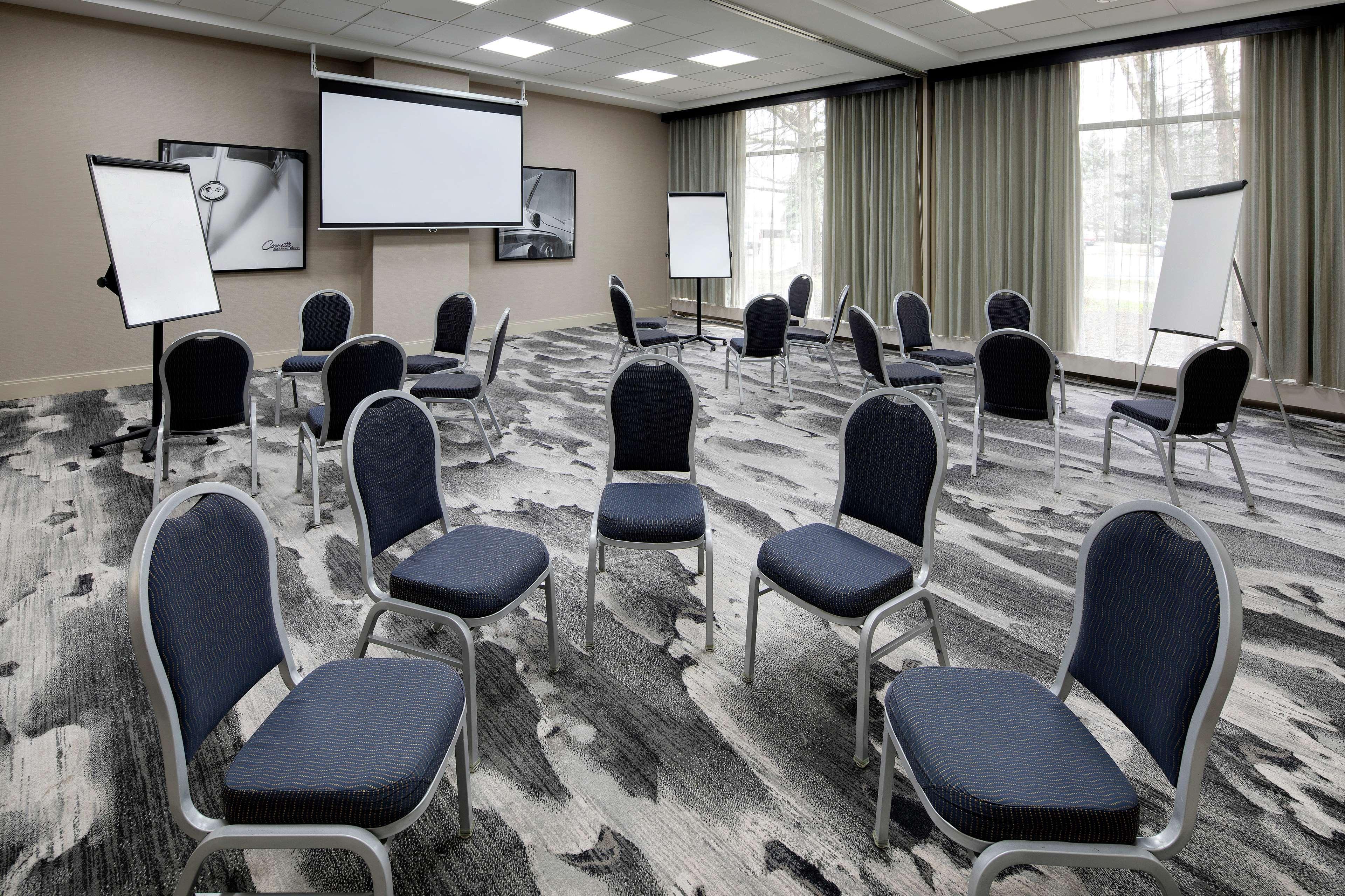 Embassy Suites By Hilton Detroit Troy Auburn Hills Bagian luar foto