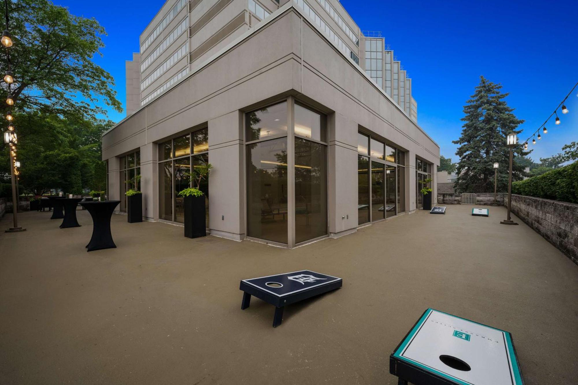 Embassy Suites By Hilton Detroit Troy Auburn Hills Bagian luar foto