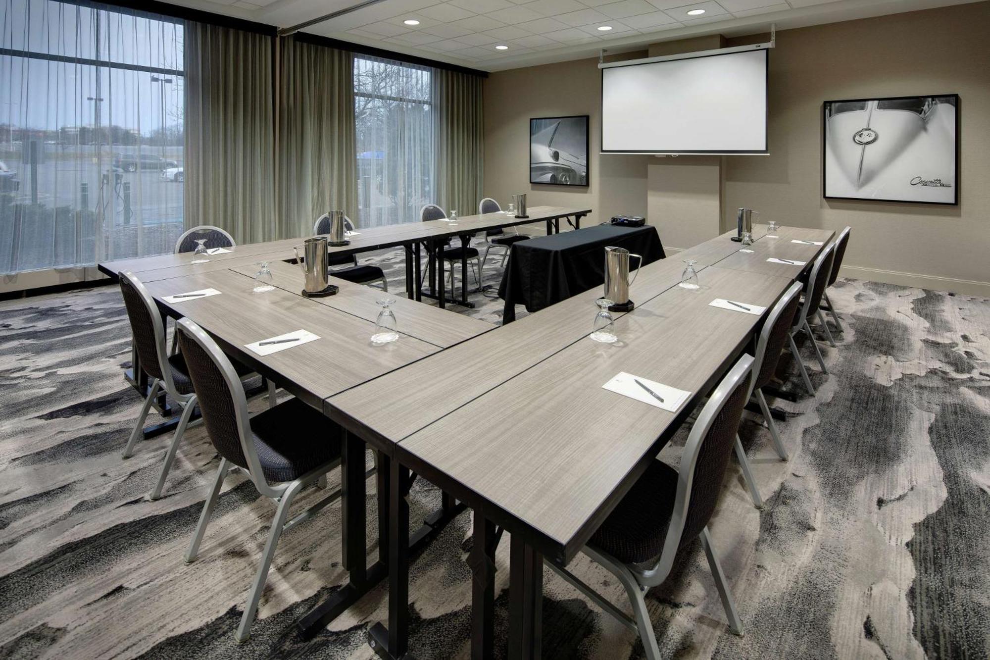 Embassy Suites By Hilton Detroit Troy Auburn Hills Bagian luar foto