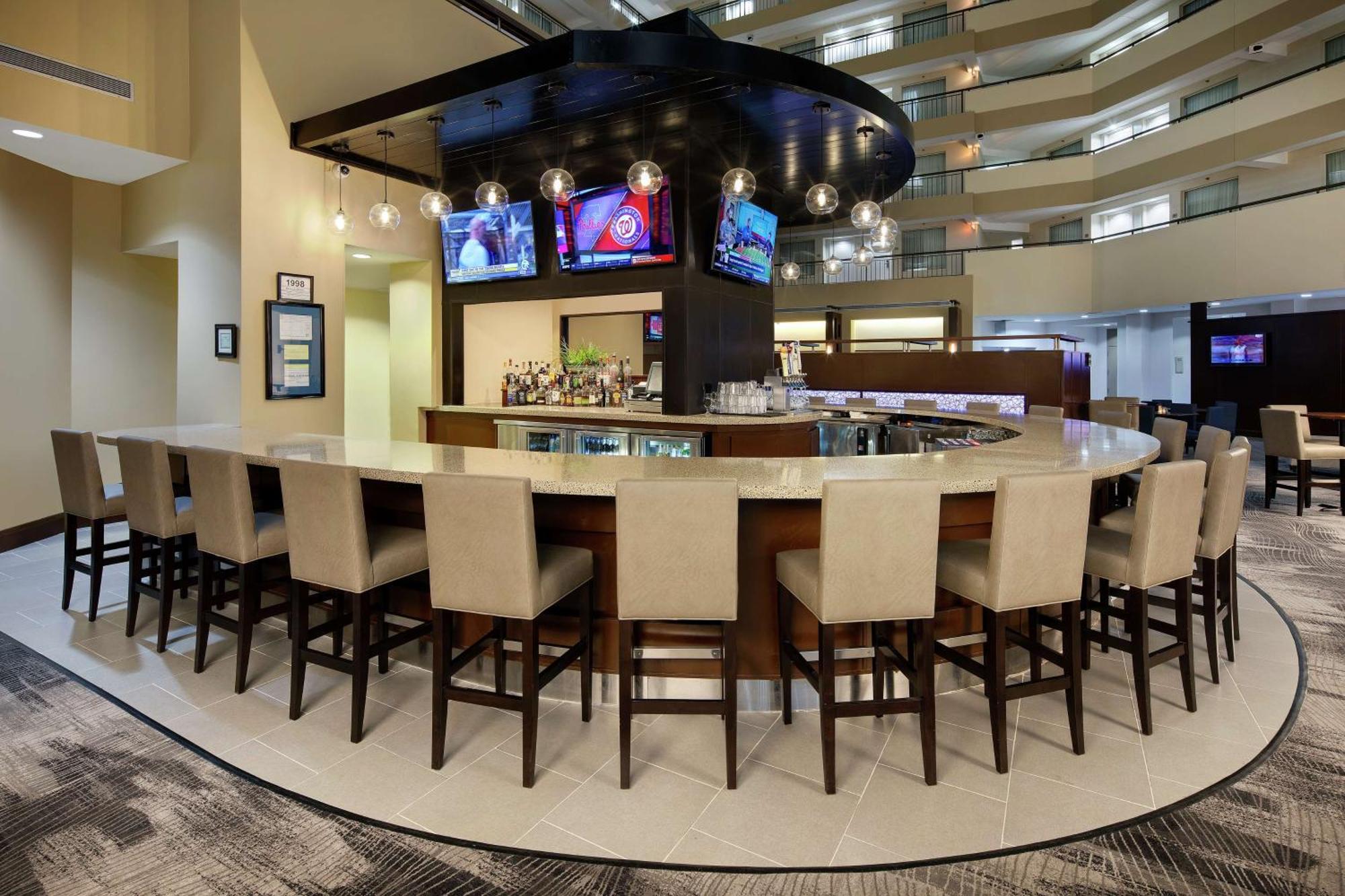 Embassy Suites By Hilton Detroit Troy Auburn Hills Bagian luar foto