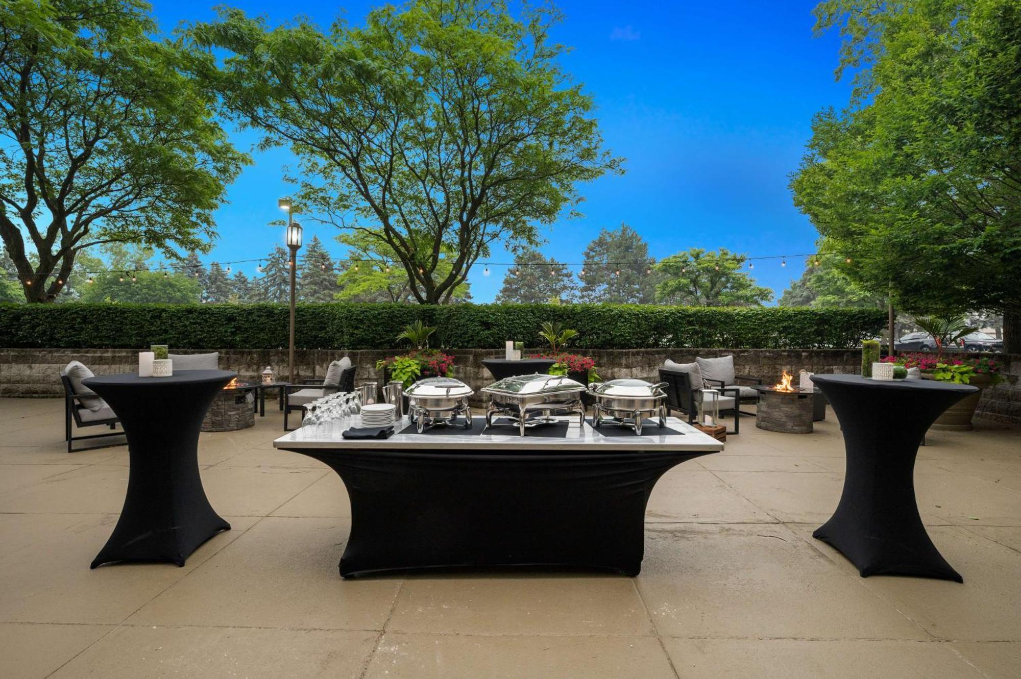 Embassy Suites By Hilton Detroit Troy Auburn Hills Bagian luar foto