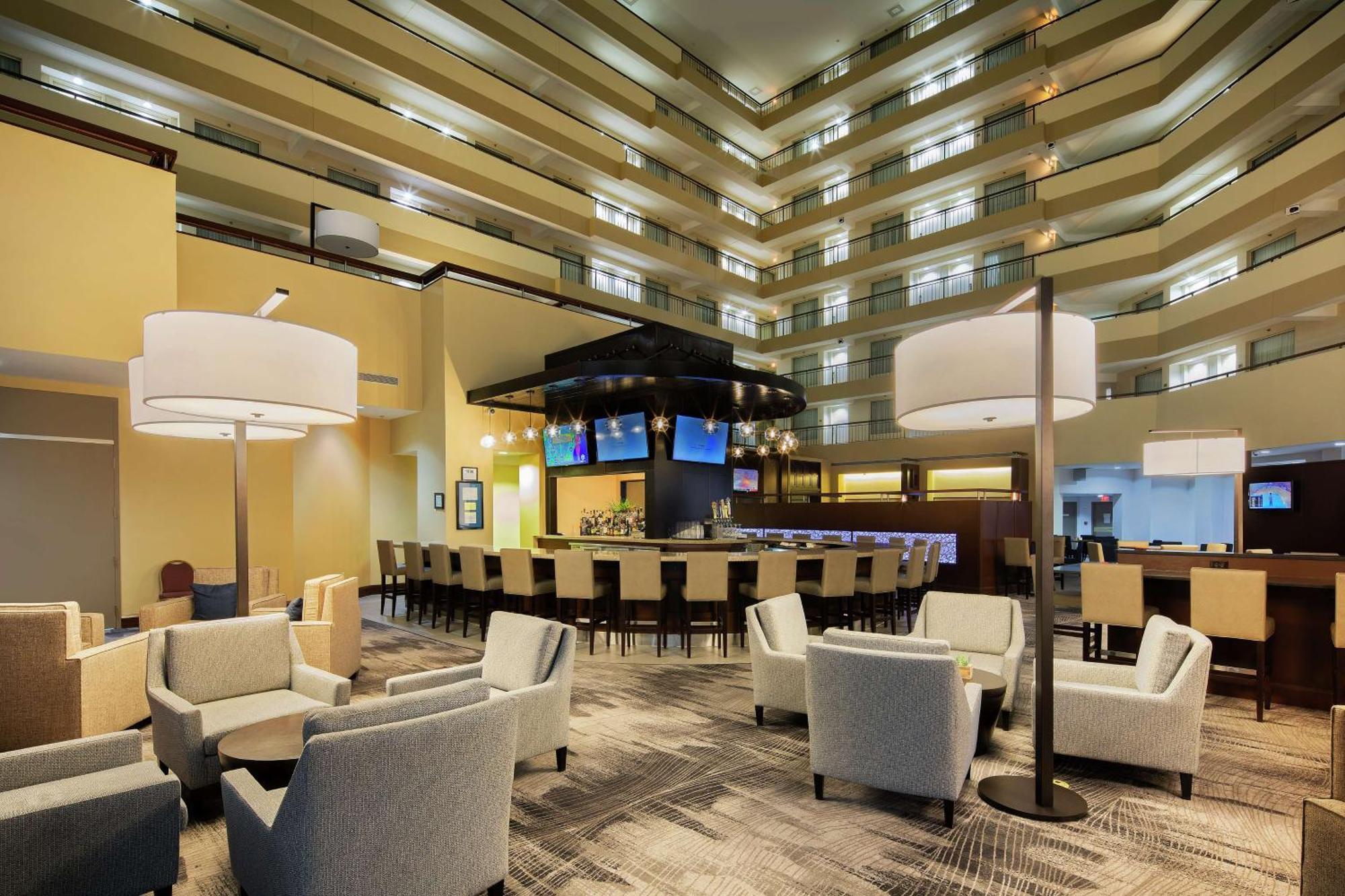 Embassy Suites By Hilton Detroit Troy Auburn Hills Bagian luar foto