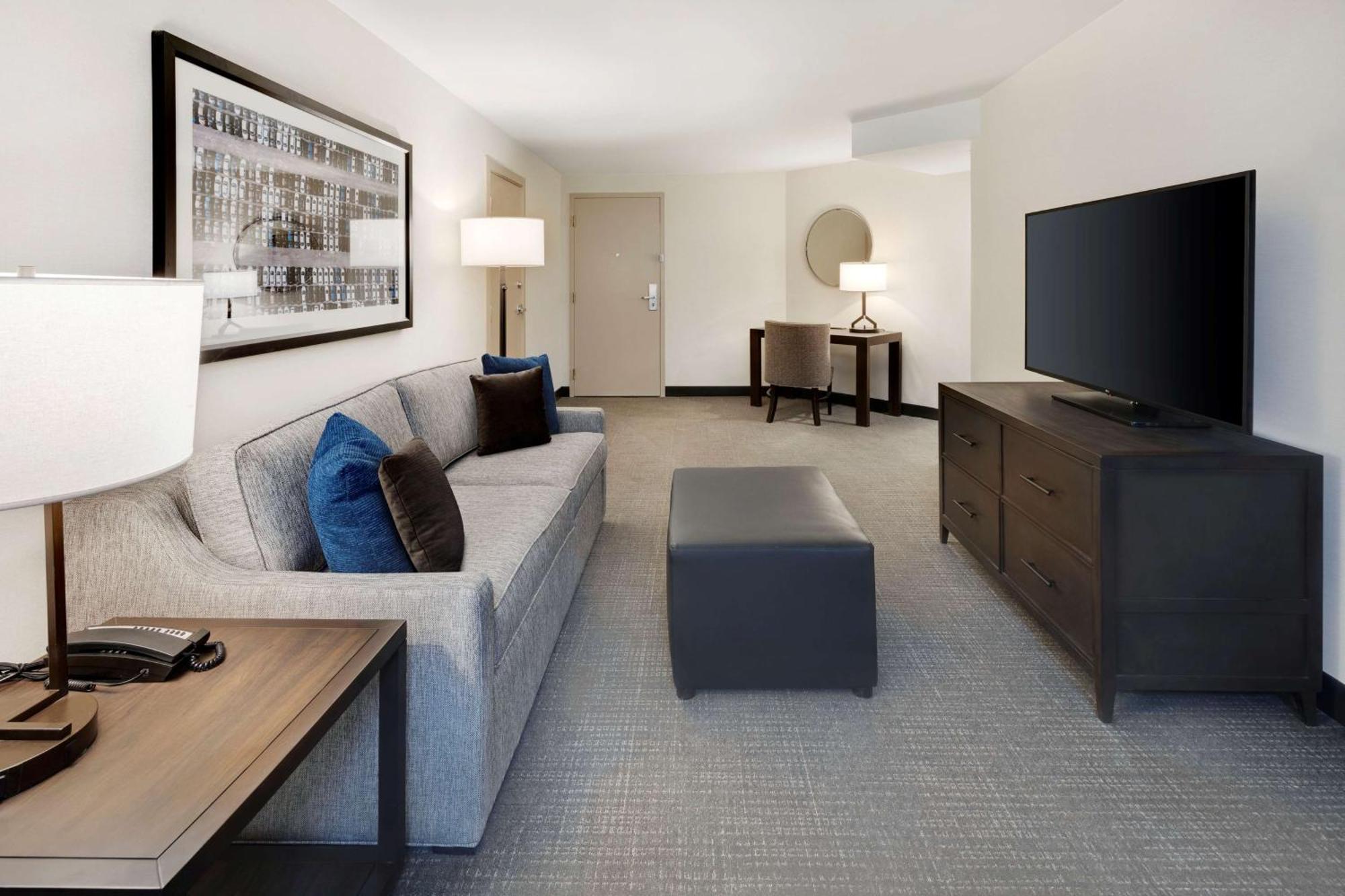 Embassy Suites By Hilton Detroit Troy Auburn Hills Bagian luar foto