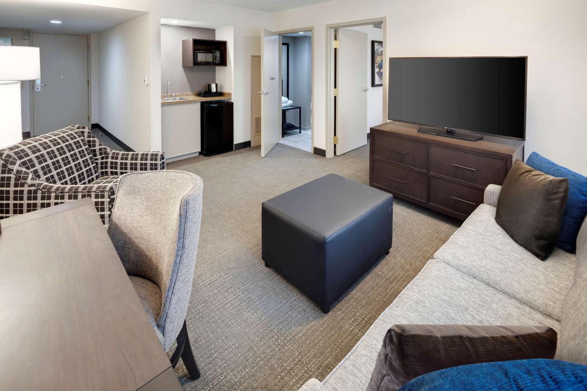 Embassy Suites By Hilton Detroit Troy Auburn Hills Bagian luar foto