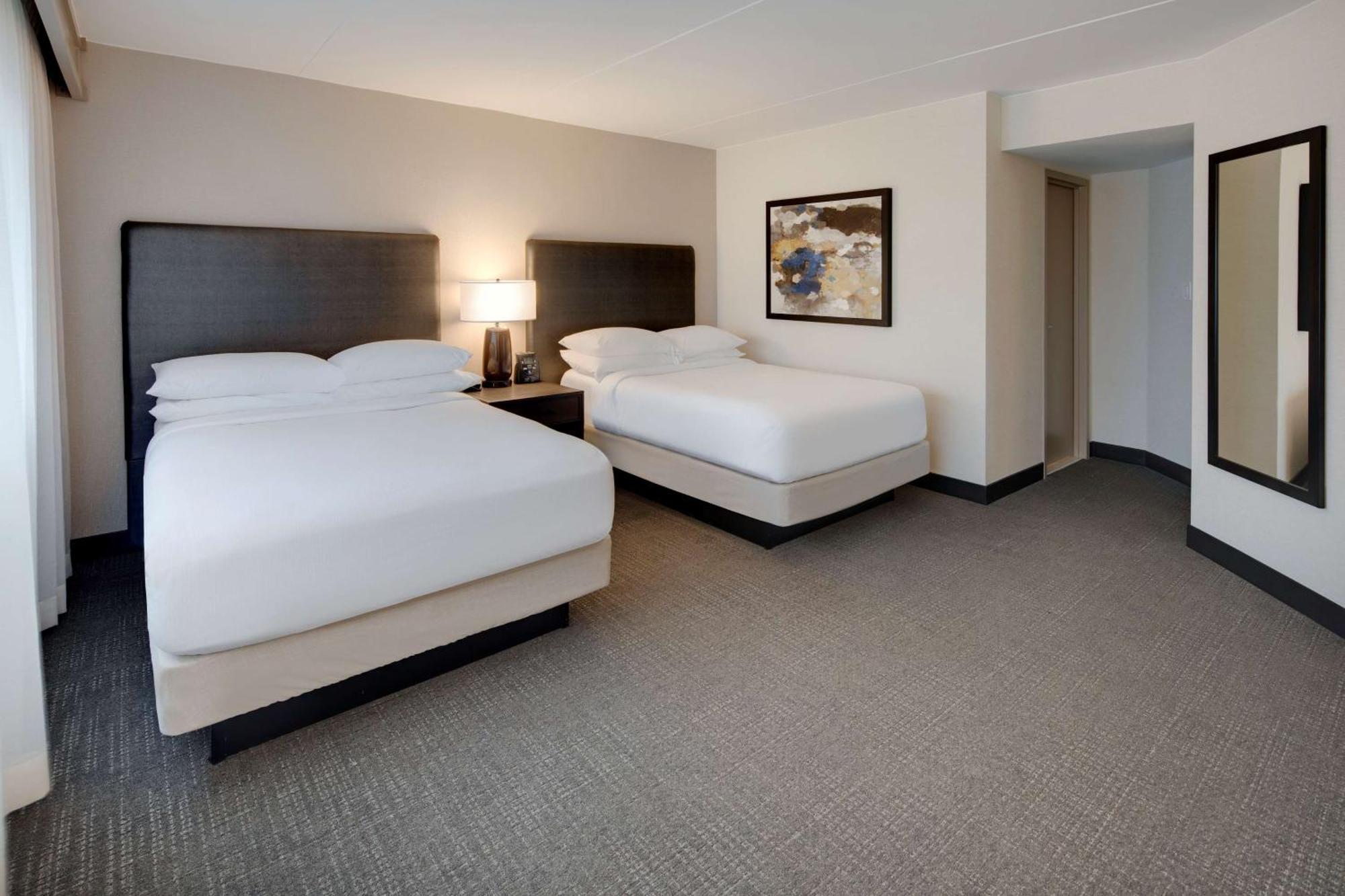 Embassy Suites By Hilton Detroit Troy Auburn Hills Bagian luar foto