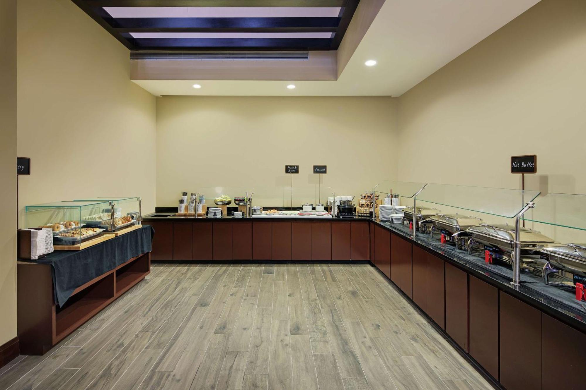 Embassy Suites By Hilton Detroit Troy Auburn Hills Bagian luar foto