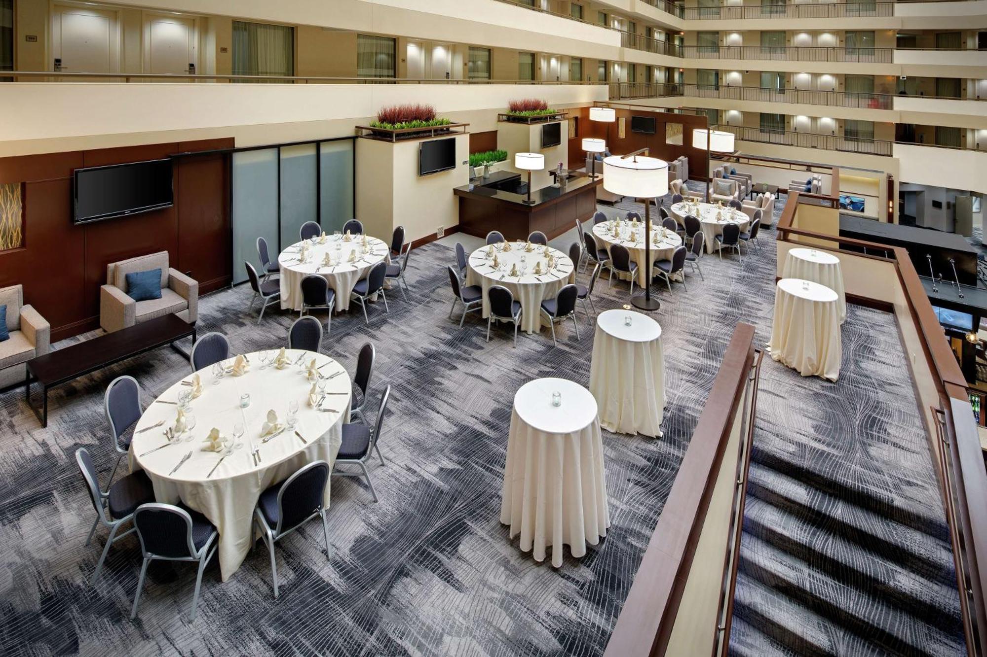 Embassy Suites By Hilton Detroit Troy Auburn Hills Bagian luar foto